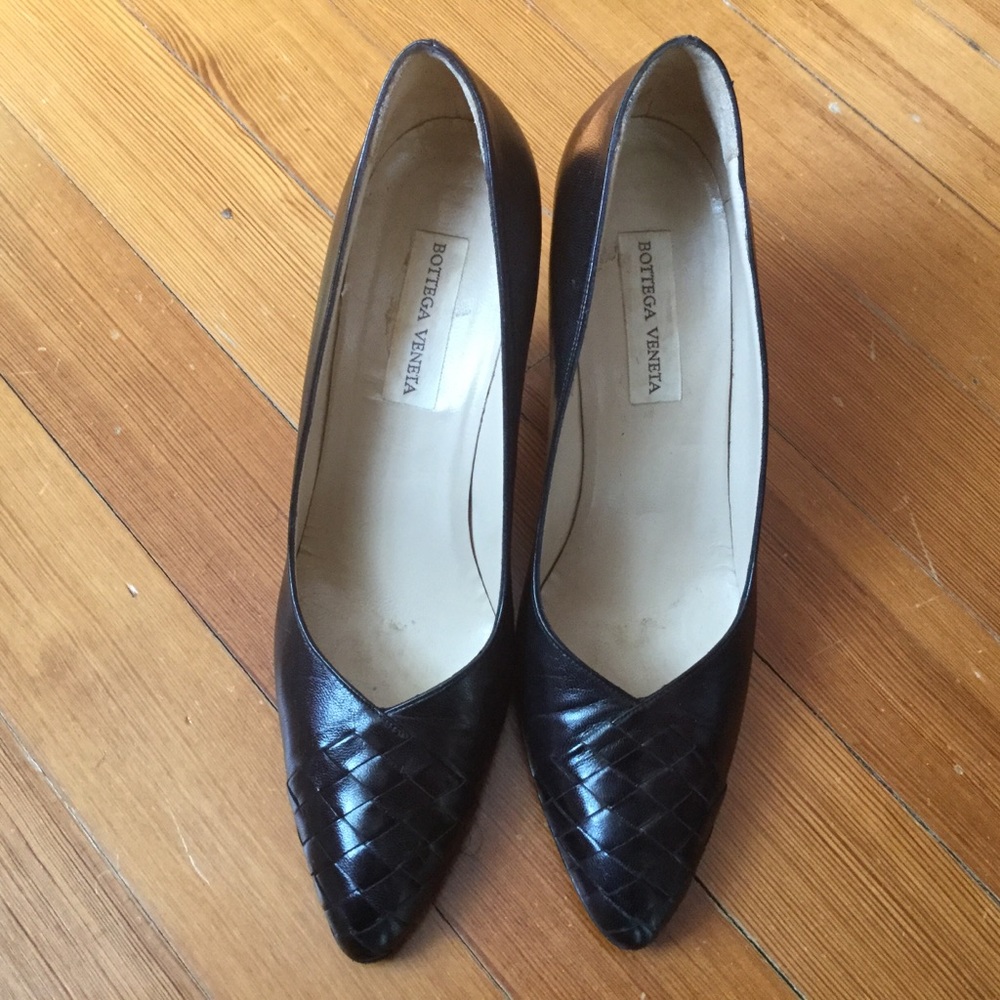 Vintage Bottega Veneta black pumps. Sz 7.5 AA
